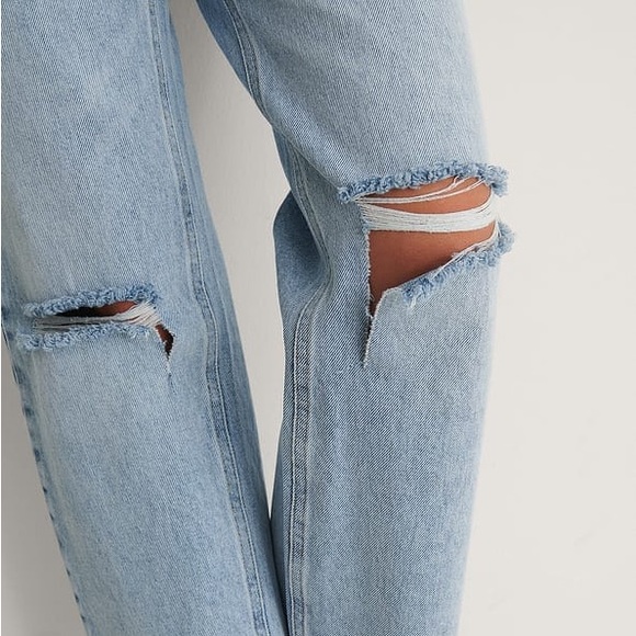 NA-KD Open Knee Straight High Waist Jeans - Picture 2 of 5
